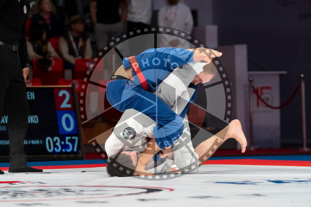 20231109PBB3555 | Fighters compete during the AJP World Professional Championship in the Mubadala Arena in Abu Dhabi, Arab United Emirates, on November 9, 2023.