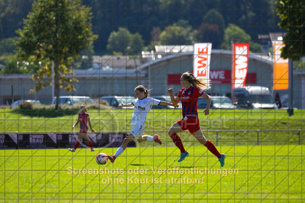 20260906_125126_0338_(c)_by_PhotoPeet | Lena Paukert (1.FC Donzdorf #12) zum 3:01.FC Donzdorf (weiß) vs. 1.FC Heidenheim 1846 (rot), Fußball, Frauen-Verbandspokal Gruppe 2, 2. Runde, Saison 2026/2027, Rasenplatz Lautertal Stadion, Süßener Straße 16, 73072 Donzdorf, 06.09.2026 - 11:00 Uhr,Foto: PhotoPeet / Sport- &amp; Eventfotografie / Peter Harich