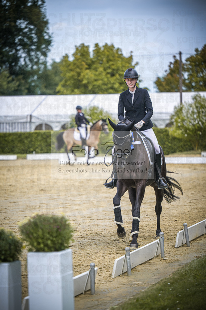 DOS_0429 | Entdecke hochwertige Reitturnierfotos von Foto Oger. Professionell, emotional und authentisch – jetzt Lieblingsmomente im Shop bestellen.Deutschlandweite Turnierfotografie. - Realisiert mit Pictrs.com