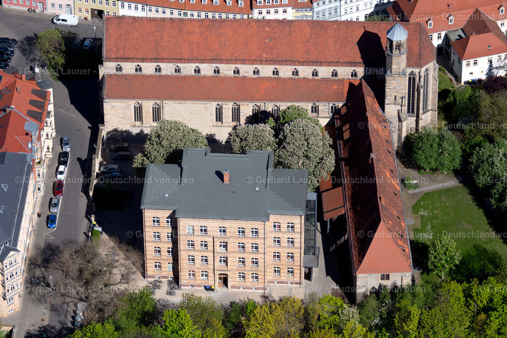 4026374 | ERFURT 07.05.2020 Evangelisches Ratsgymnasium und Kirchengebäude der " Predigerkirche " an der Predigerstraße in Erfurt im Bundesland Thüringen, Deutschland. // Church building of " Predigerkirche " on Predigerstrasse in Erfurt in the state Thuringia, Germany. Foto: Gerhard Launer
