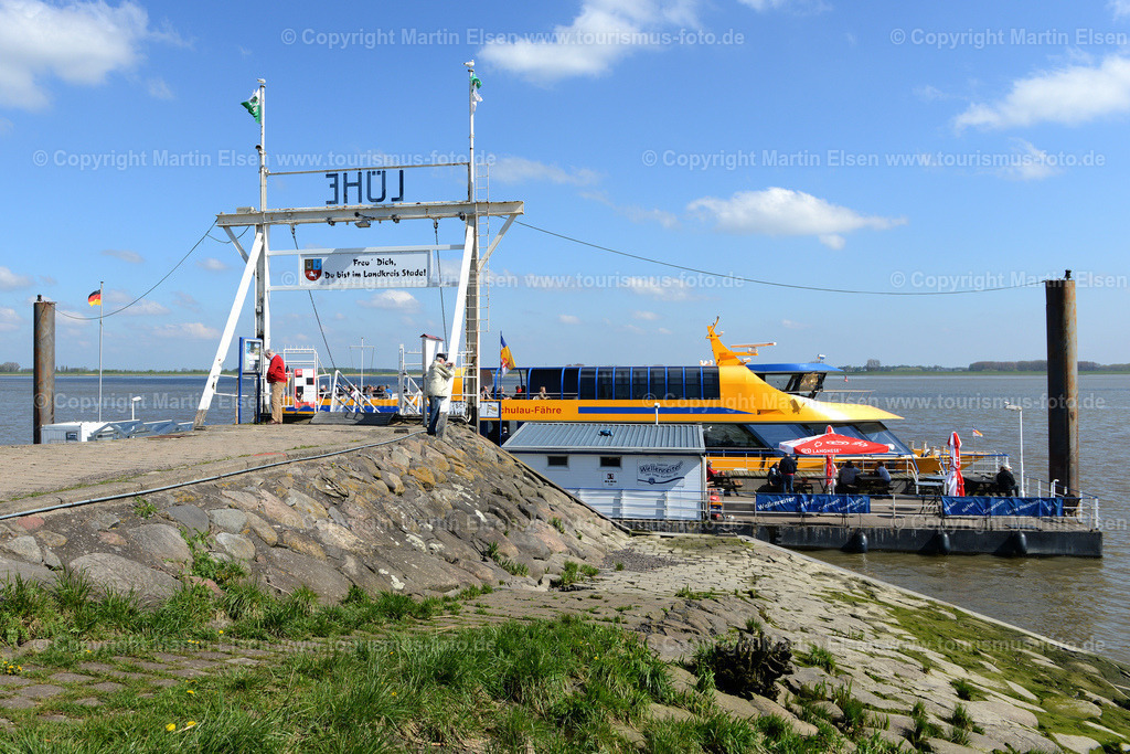 Altes Land_ELS_6805 | Altes Land - Aufnahmedatum: 19.04.2014, Aufnahmehöhe:  m, Koordinaten:  - , Bildgröße: 7360 x  4912 Pixel - Copyright 2014 by Martin Elsen, Kontakt: Tel.: +49 157 74581206, E-Mail: info@schoenes-foto.deSchlagwörter:Altes Land - Realisiert mit Pictrs.com