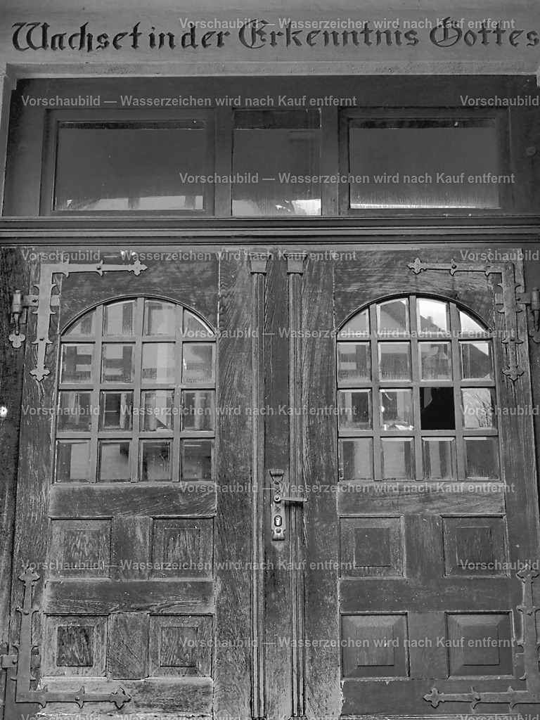 Schultür_e | gesehen in Sachsenhagen - Realisiert mit Pictrs.com