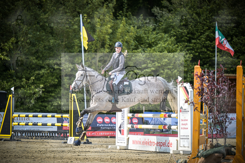 DOS_4190 | Entdecke hochwertige Reitturnierfotos von Foto Oger. Professionell, emotional und authentisch – jetzt Lieblingsmomente im Shop bestellen. - Realisiert mit Pictrs.com