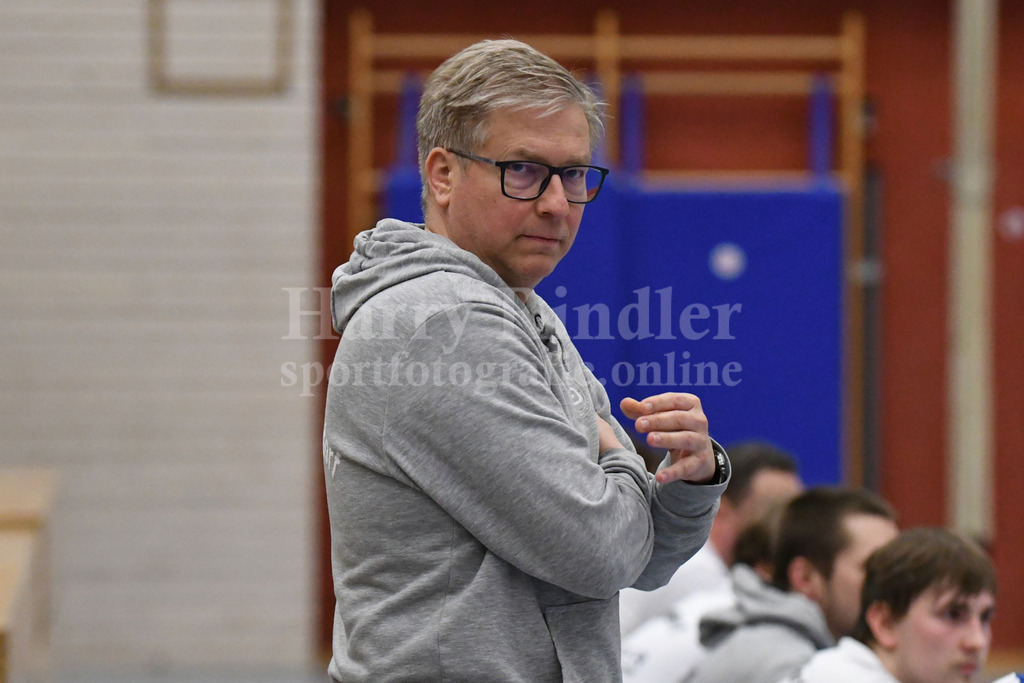 HC Deggendorf : Burghausen II | Kai-Uwe  Herrlich  (Trainer HC Deggendorf) - Realisiert mit Pictrs.com