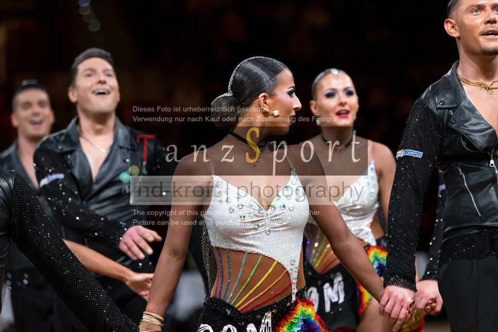 20241109_DM-Formationen_Vorrunde_1017 | Tanzsportbilder, Standardtanz, Lateintanz, WDSF, DTV, LTVB, dancecomp, goc, hessen tanzt, blaues band der spree, walzer, tango, wiener walzer, slowfox, quickstepp, samba, rumba, cha-cha-cha, paso doble. jive, hd-kroft photography, turniertanzsport