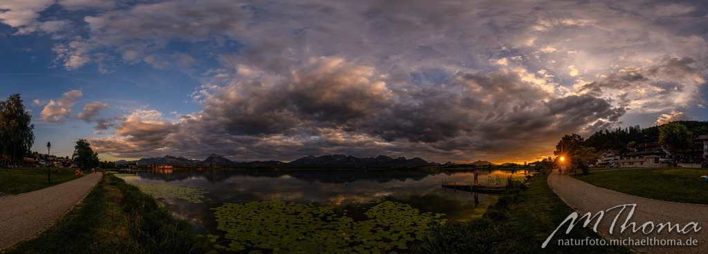 Sonnenuntergangspanorama Hopfensee | Dies ist der Online-Shop von naturfoto.michaelthoma.de. Ich bin leidenschaftlicher Naturfotograf und fotografiere von der Andromedagalaxie bis zum Zwergtaucher, von der Ameise bis zum Orionnebel alles was mit Natur zu tun hat. Hier kann eine Auswahl meine - Realisiert mit Pictrs.com