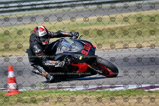 26bt04-0639 | markuskiefer.com - Realisiert mit Pictrs.com