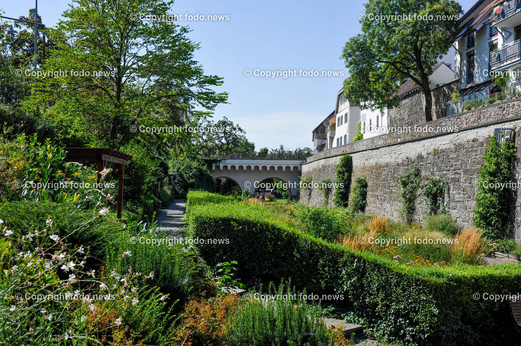 Deutschland_ Baden-Wuerttemberg_ Radolfzell am Bodensee_ 19.06.2024-2 | 19.06.2024, Deutschland, GER, Baden-Wuerttemberg, Radolfzell am Bodensee, im Bild Stadtansichten, Gebauede, Sehenswuerdigkeiten, Reise, Feature, Travel, Bodensee, SchiffEine Stadt am nordwestlichen Ufer des Untersees, einem Teilsee des BodenseesQuelle: Wikipedia