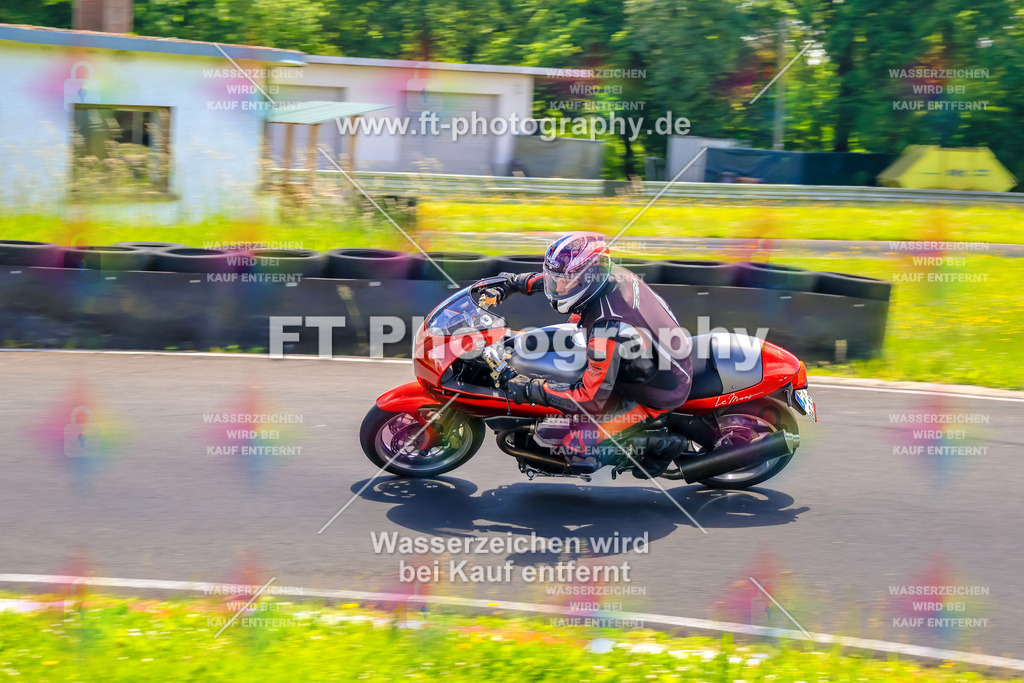 VBK-8046 | Hier findet Ihr Bilder von Touristenfahrten auf der Nürburgring Nordschleife oder von anderen Veranstaltungen die ich besucht habe. Viel Spass beim Durch Schauen 