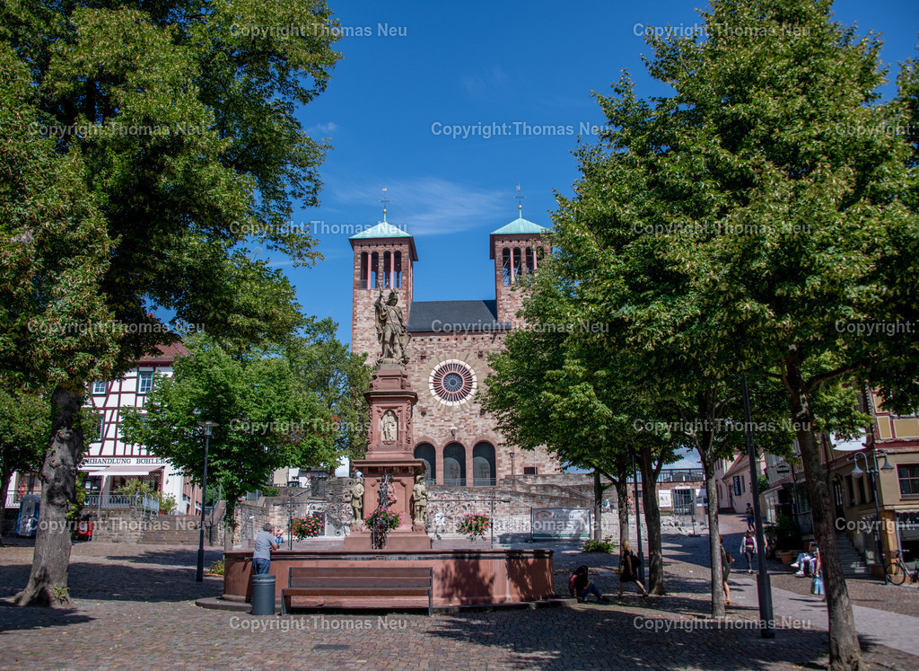 Marktplatz -Bensheim-Marktbrunnen-Kirche-Sankt_Georg--002-Fotografie_Thomas_Neu | Bensheim, Marktplatz, Sankt Georg, Brunnen, ,, Bild: Thomas Neu