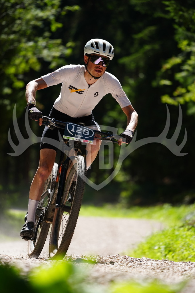 FC102156 | Fotogalerie der Treibjagd im Dunkelwald - Dein MTB Etappenrennen im Erzgebirge - Realisiert mit Pictrs.com