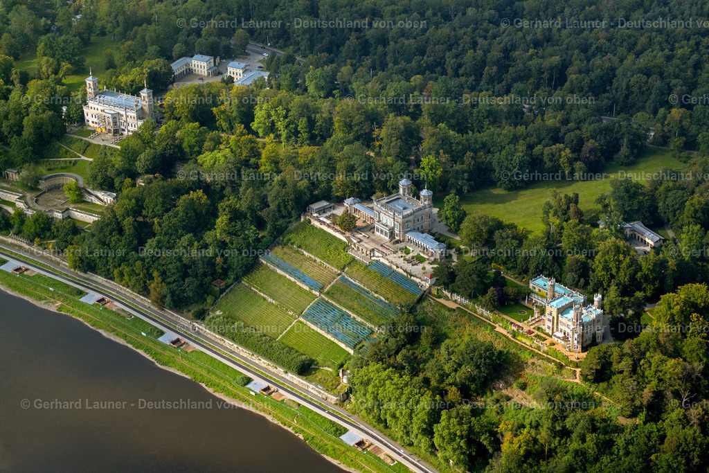4060857 | DRESDEN 07.09.2021 Das Lingnerschloss mit Schlosspark und Terrasse, ist ein Elbschloss in Dresden im Bundesland Sachsen. Es befindet sich am Elbhang im Stadtteil Loschwitz. // Lingner Castle with castle grounds and terrace is a Elbschloss in Dresden in the state Saxony. It is located on the Elbhang in the district Loschwitz. Foto: Gerhard Launer