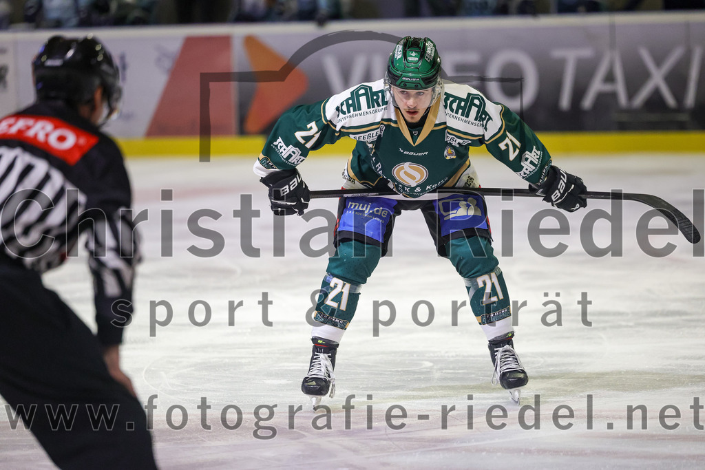 2026-01-06_021_TSV_Erding_gegen_EV_Lindau_Islanders | Erding, Deutschland, 06.01.2026:Eishockey, Oberliga Süd 2025 / 2026, 35. Spieltag, TSV Erding gegen EV Lindau Islanders, Endergebnis: 2:5Erik Modlmayr (Erding Gladiators, #21)Foto: Christian Riedel / fotografie-riedel.net