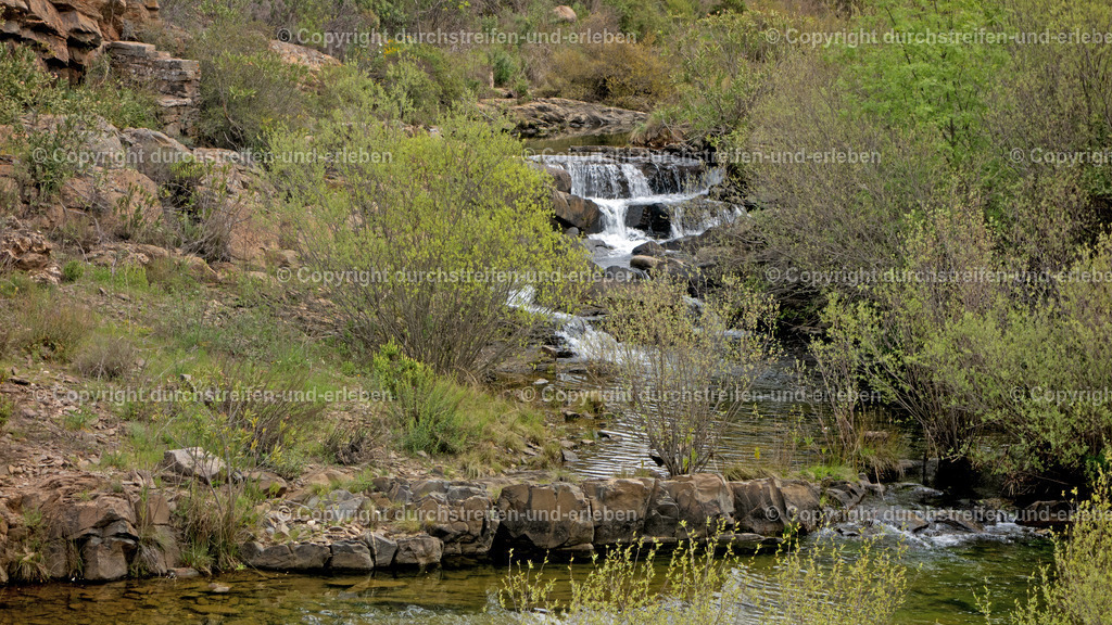 Wasserfall der Ribeira da Foupana nahe Mealha, Algarve | Wasserfall der Ribeira da Foupana nahe Mealha, Algarve - Realisiert mit Pictrs.com