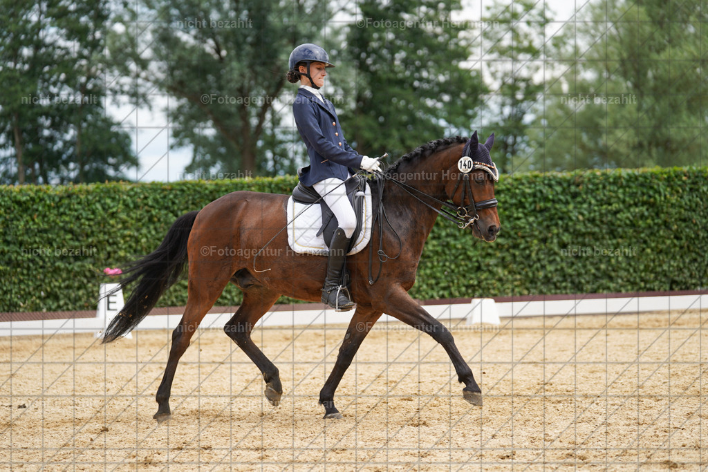 20240630-FAH02213 | Turnierbilder Schwabmünchen, Dressurbilder, Springreitturnier, Reitsportbilder, Turnierfotografen Bayern, Turnierfotograf