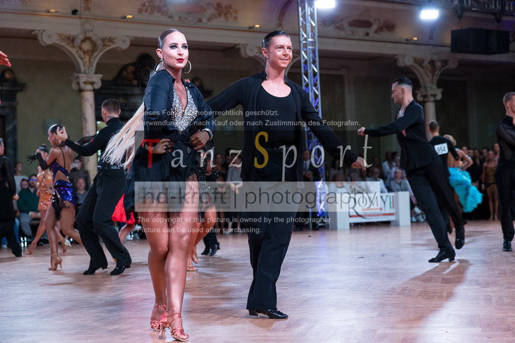 20240706_WDSF_WO_Latin_8587 | Tanzsportbilder, Standardtanz, Lateintanz, WDSF, DTV, LTVB, dancecomp, goc, hessen tanzt, blaues band der spree, walzer, tango, wiener walzer, slowfox, quickstepp, samba, rumba, cha-cha-cha, paso doble. jive, hd-kroft photography, turniertanzsport