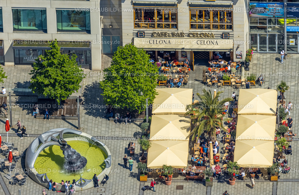Hagen230502375 | Luftbild, Cafe Bar Celona, Außengastronomie mit Sonnenschirmen am MatarÃƒÆ’Ã†â€™Ãƒâ€šÃ‚Â©-Brunnen, Friedrich-Ebert-Platz, Mittelstadt, Hagen, Sauerland, Nordrhein-Westfalen, Deutschland
