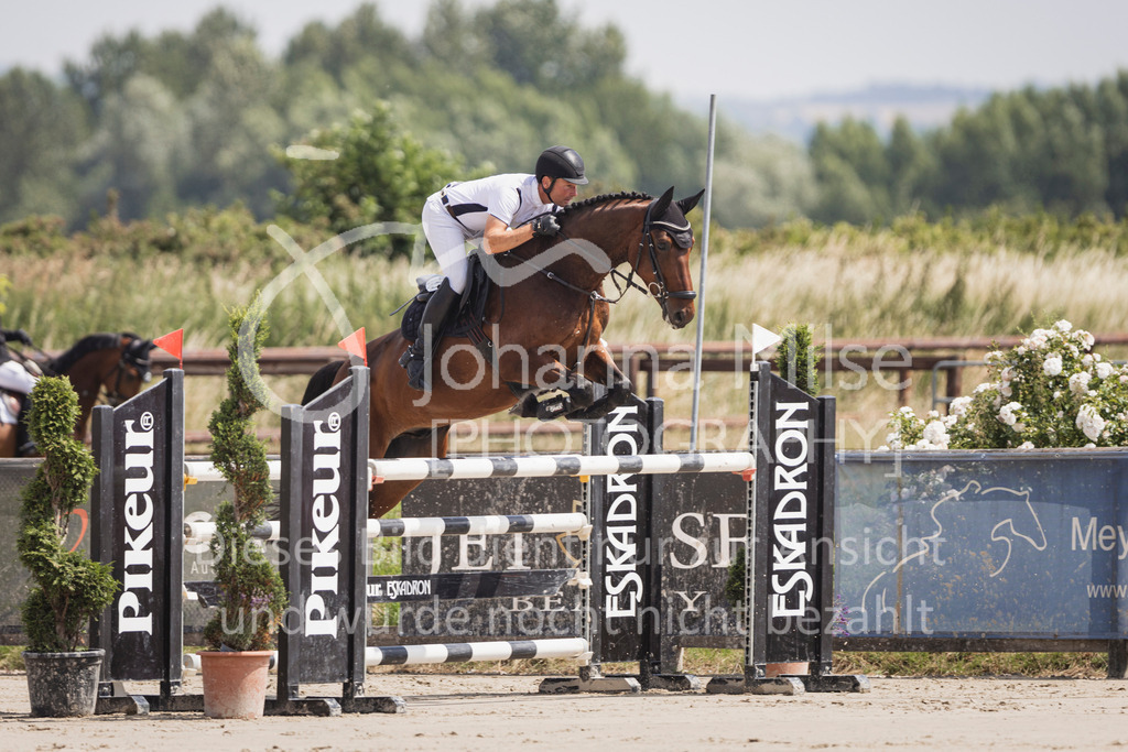 250628_PfSpTa_Youngster-M2-308 | Deine schönsten Turniermomente als professionelle Fotos! Entdecke hochwertige Pferdesport-Fotografie im Online-Shop. Jetzt Fotos finden & bestellen!