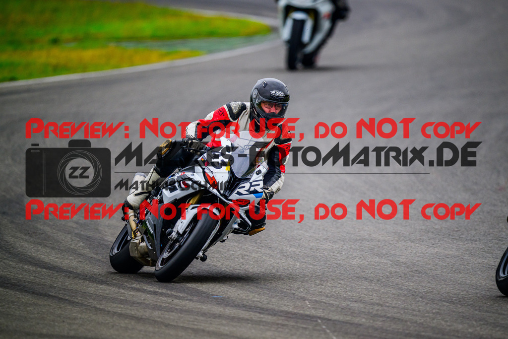 MaZZes_FotoMatrix_240614_6007705_1686 | ROT