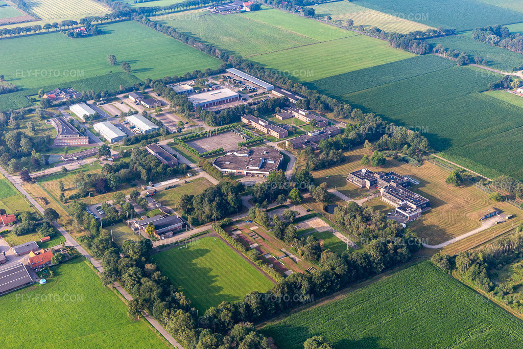 Aerial view: Barracks Eibergen in Eibergen in the state Gelderland, Netherlands. – Photo: IMG_008229.jpg taken on 07/18/2020 by Werner Riehm/FLY-FOTO.com – Resolution of the original: 5472 x 3648 px
