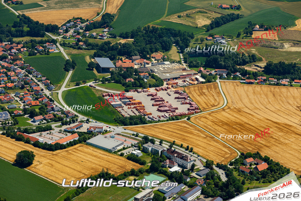 Aktuelles Luftbild von  Fürstenzell - Die Luftaufnahme wurde 2022 mittels UL-Flugzeug erstellt ( keine Drohne ) - hochauflösende Kamera-Systeme von  Canon -Beste Qualität - Für grossformatige Ausdrucke geeignet. Die Geschenkidee !