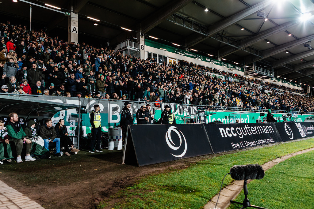2. Bundesliga, Saison 2024/25, 7. Spieltag: SC Preußen Münster - FC Schalke 04 | Münster, 28.09.2024: 2. Bundesliga, 7. Spieltag, SC Preußen Münster gegen FC Schalke 04 im LVM-Preußenstadion in Münster. Foto: sportfotografie.ms | Markus Paletta - Realisiert mit Pictrs.com