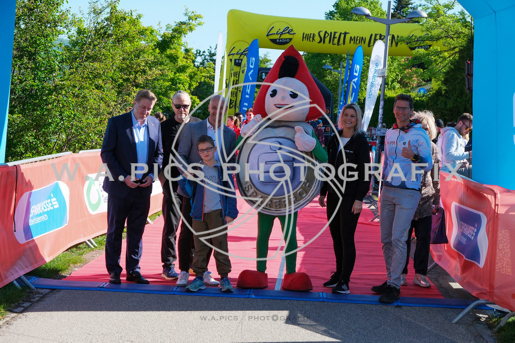 ..... | LINZ,AUSTRIA,27.April 24, Int. 3 Brückenlauf Linz  , Image shows: Photo: WAPICS / Michael ring