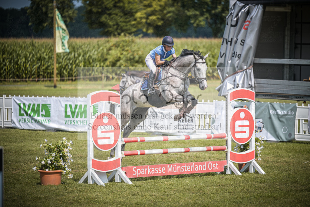 DOS_6763 | Entdecke hochwertige Reitturnierfotos von Foto Oger. Professionell, emotional und authentisch – jetzt Lieblingsmomente im Shop bestellen.Deutschlandweite Turnierfotografie. - Realisiert mit Pictrs.com
