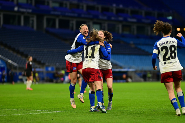 Fußball I Frauen I Saison 2025-2026 I DFB-Pokal I Achtelfinale I Hamburger SV - Bayer 04 Leverkusen I 16834 | Der Sportfotograf. - Realisiert mit Pictrs.com