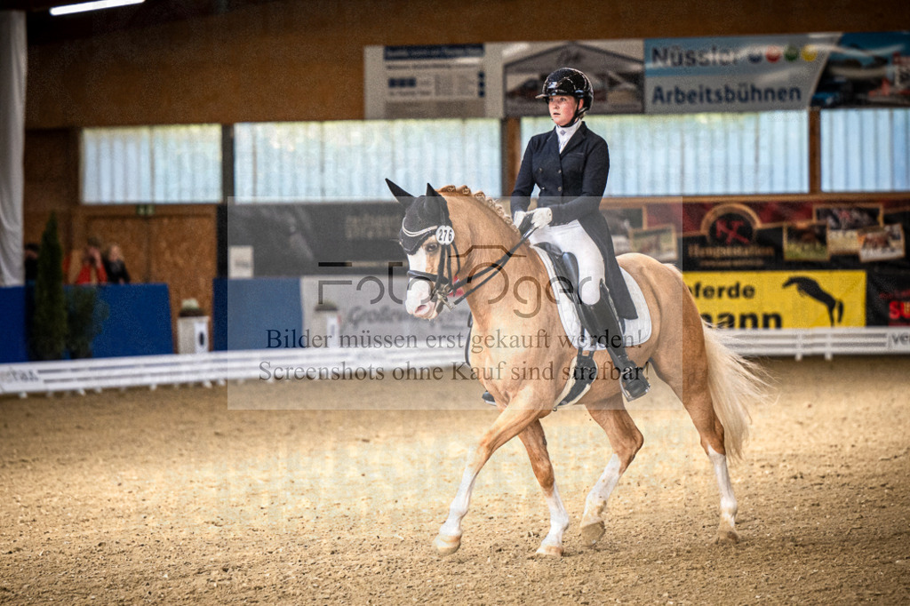 DOS_3462 | Entdecke hochwertige Reitturnierfotos von Foto Oger. Professionell, emotional und authentisch – jetzt Lieblingsmomente im Shop bestellen.Deutschlandweite Turnierfotografie. - Realisiert mit Pictrs.com