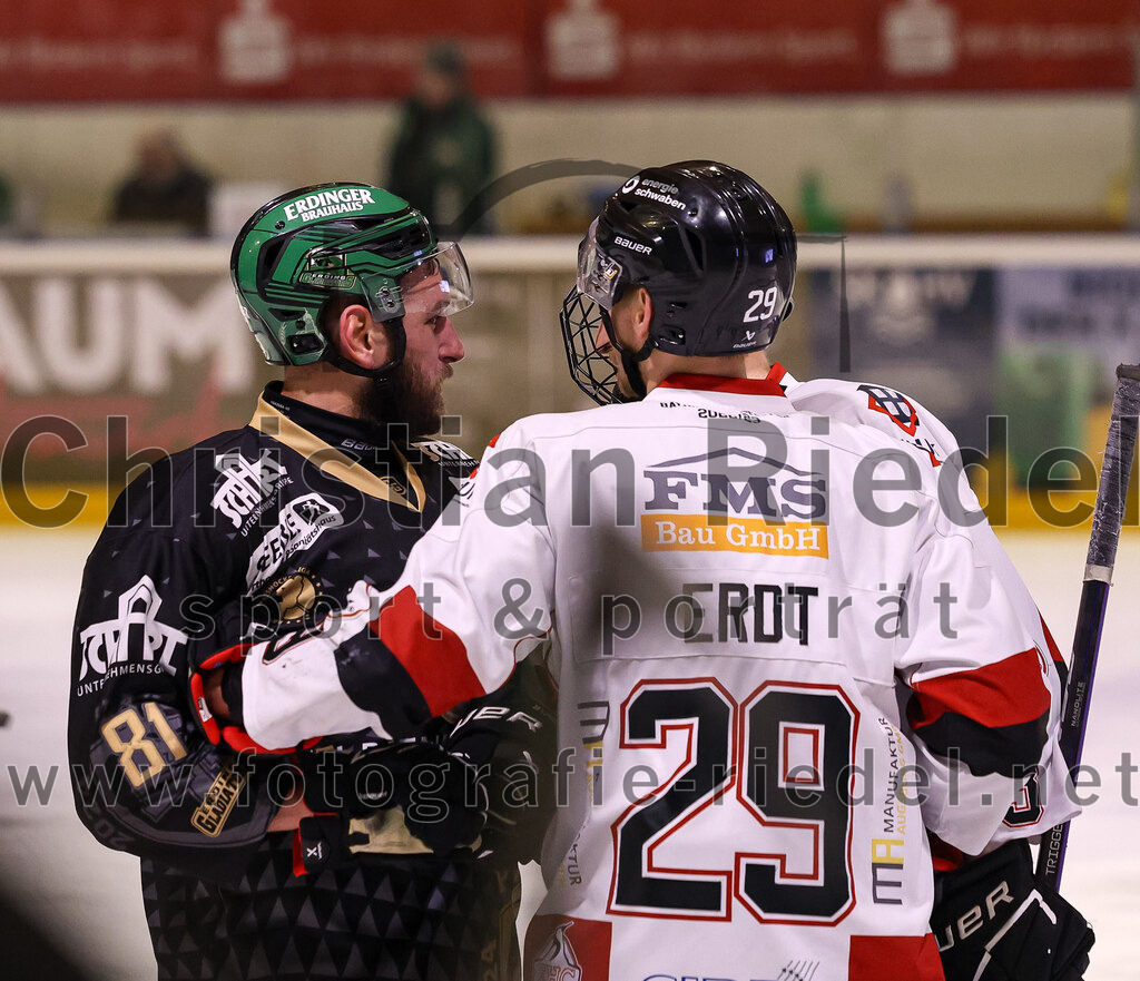 2024-03-08_096_TSV_Erding_gegen_EHC_Koenigsbrunn | Erding, Deutschland, 08.03.2024:
Eishockey, Bayernliga Playoffs 2023 / 2024, 1. Spieltag, TSV Erding gegen EHC Königsbrunn, Endergebnis: 3:0

Maximilian Forster (Erding Gladiators, #81), Dominic Erdt (EHC Königsbrunn, #29)

Foto: Christian Riedel / fotografie-riedel.net