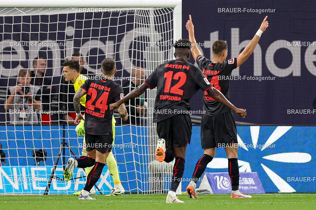 Bayer 04 Leverkusen vs Eintracht Frankfurt - Bundesliga  | Leverkusen, Deutschland, 12.09.25:   Patrick Schick (Bayer 04 Leverkusen) Torjubel, jubelt nach seinem Treffer zum 2:0 waehrend des Spiels der Bundesliga zwischen  Bayer 04 Leverkusen vs Eintracht Frankfurt in der BayArena(Foto von Brauer-Fotoagentur / Adrian Schlueter)
