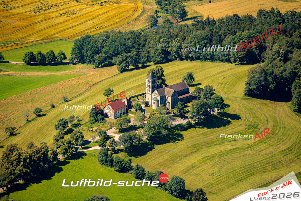 Das Luftbild zeigt : Wallfahrtskirche Sankt Jakobus Rosenberg - Die Luftaufnahme wurde 2024 vom UL-Flugzeug aus erstellt ( keine Drohne ) - Hochauflösende Luftaufnahme - Für grossformatige Ausdrucke geeignet. Die Geschenkidee !Mit Lizenz und Bildrechte bestellbar