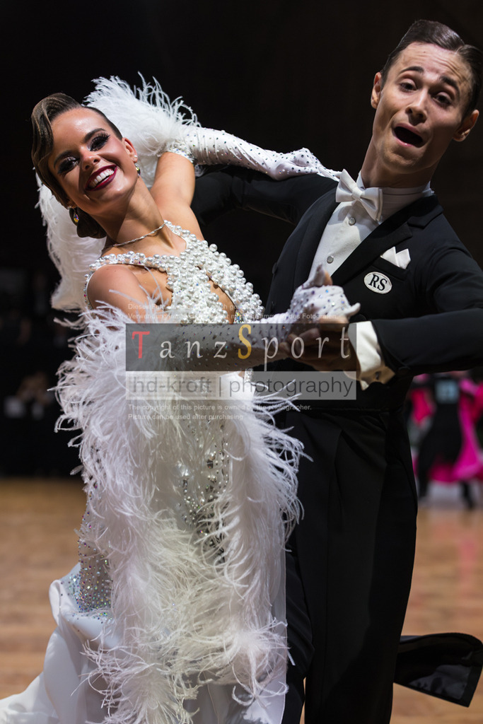 20250820_WDSF Standard Rising Stars R3-3560 | Tanzsportbilder, Standardtanz, Lateintanz, WDSF, DTV, LTVB, dancecomp, goc, hessen tanzt, blaues band der spree, walzer, tango, wiener walzer, slowfox, quickstepp, samba, rumba, cha-cha-cha, paso doble. jive, hd-kroft photography, turniertanzsport
