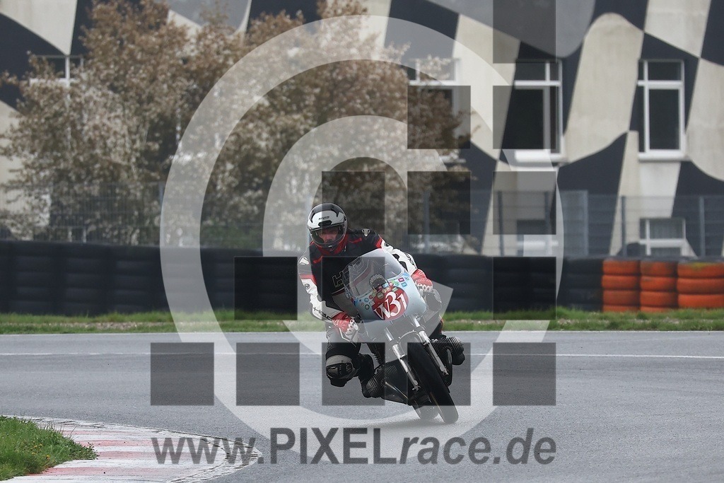 0w31-20260419_05087 | Schöne Erinnerungen an spannende Momente - das festzuhalten ist unser Job. PIXELrace.de ist seit 2003 auf den Rennstrecken Europas unterwegs um die Action draußen beim Fahren und die wunderbare Stimmung imm Fahrerlager für euch einzufangen.