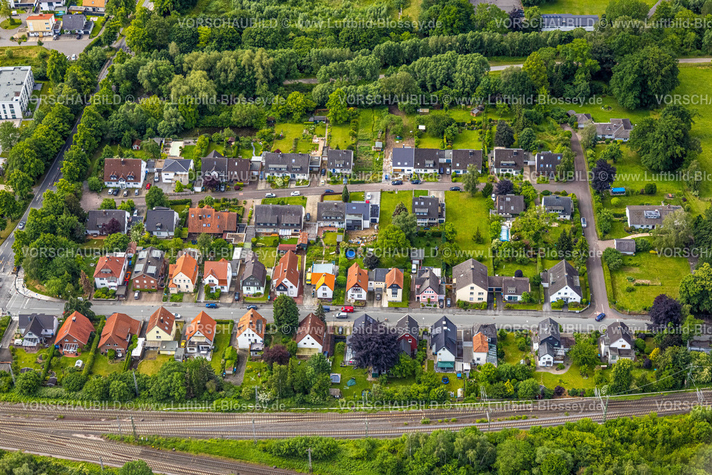 Soest220600305 | Luftbild, Wohnsiedlung zwischen Schendelerstraße und Mester-Godert-Weg mit Waldstück, Soest, Soester Boerde, Nordrhein-Westfalen, Deutschland