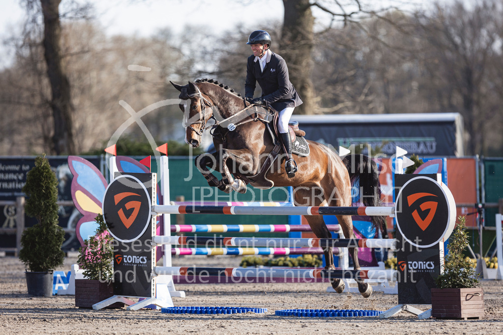 250408_Mühlen_SprPf-M-523 | Deine schönsten Turniermomente als professionelle Fotos! Entdecke hochwertige Pferdesport-Fotografie im Online-Shop. Jetzt Fotos finden & bestellen!