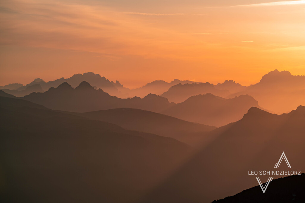 Fotografie_Leo_Schindzielorz_IT_Sommer_Trentino-Suedtirol_Cima_Moregna_20220527_A7R03085_org | Atmosphärische Landschaftsbilder & Drohnenaufnahmen aus dem Allgäu, Tirol, Südtirol & der Schweiz – ideal für Leinwanddrucke & zur stilvollen Raumgestaltung. - Realisiert mit Pictrs.com
