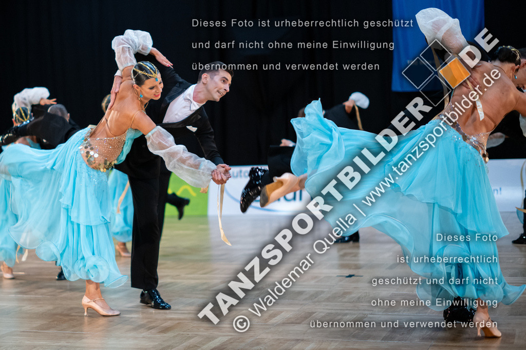 20250118-11295 | Hier finden Sie Tanz Bilder vom Latein und Standard Formationen tanzen. Sportbilder vom Tanzsport. Schöne Fotos und von Weltmeisterschaft, Europameisterschaft, Bundesliga, Regionalliga, Oberliga und Landesliga sowie von GOC Stuttgart, DanceComp, WM Bremen