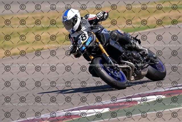 26bt04-1840 | markuskiefer.com - Realisiert mit Pictrs.com
