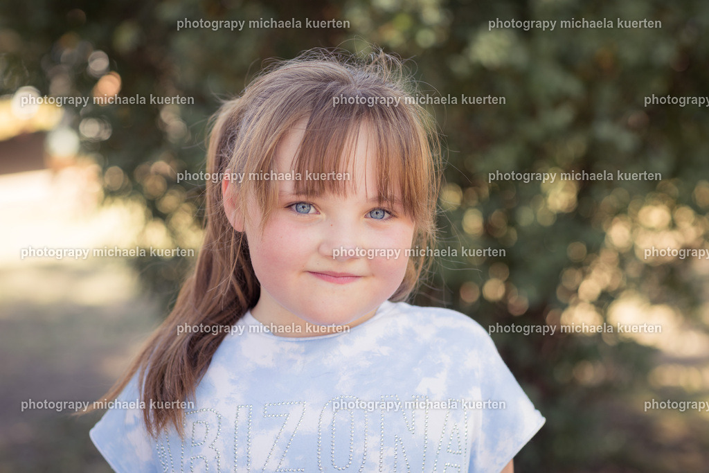 color-2369 | Professionelle Kita- und Schulfotografie aus Augsburg. Natürliche Kinderportraits, moderne Klassenfotos, DSGVO-konforme Online-Galerien und persönliche Betreuung für Schulen und Kindergärten in Augsburg Bayern.