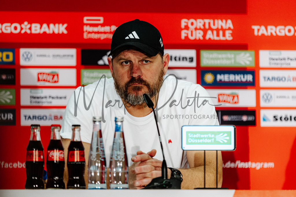 2. Bundesliga, Saison 2023/24, 25. Spieltag: Fortuna Düsseldorf - Hamburger SV | Düsseldorf, 08.03.2024: 2. Bundesliga, 25. Spieltag, Fortuna Düsseldorf gegen Hamburger SV in der Merkur Spiel-Arena in Düsseldorf. Foto: sportfotografie.ms | Markus Paletta - Realisiert mit Pictrs.com