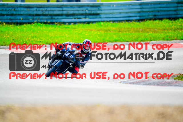 MaZZes_FotoMatrix_240911_6007705_7734 | WEISS