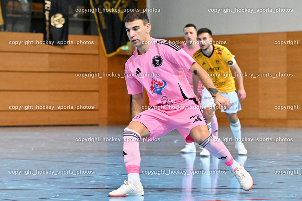 Carinthia Flamengo Futsal Club vs. FC Ljuti Krajisnici | #21 Robert Dimitrov Carinthia Flamengo, Carinthia Flamengo Futsal Club vs. FC Ljuti Krajisnici, Carinthia Flamengo Futsal Club vs. FC Ljuti Krajisnici am 05.01.2025 in Klagenfurt (Ballspielhalle Viktring), Austria, (Photo by Bernd Stefan)