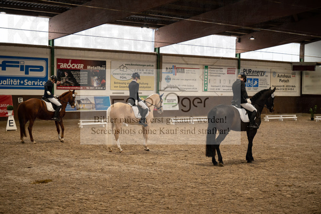 Hallenreittunier Voxtrup 2023 | Entdecke hochwertige Reitturnierfotos von Foto Oger. Professionell, emotional und authentisch – jetzt Lieblingsmomente im Shop bestellen.Deutschlandweite Turnierfotografie. - Realisiert mit Pictrs.com