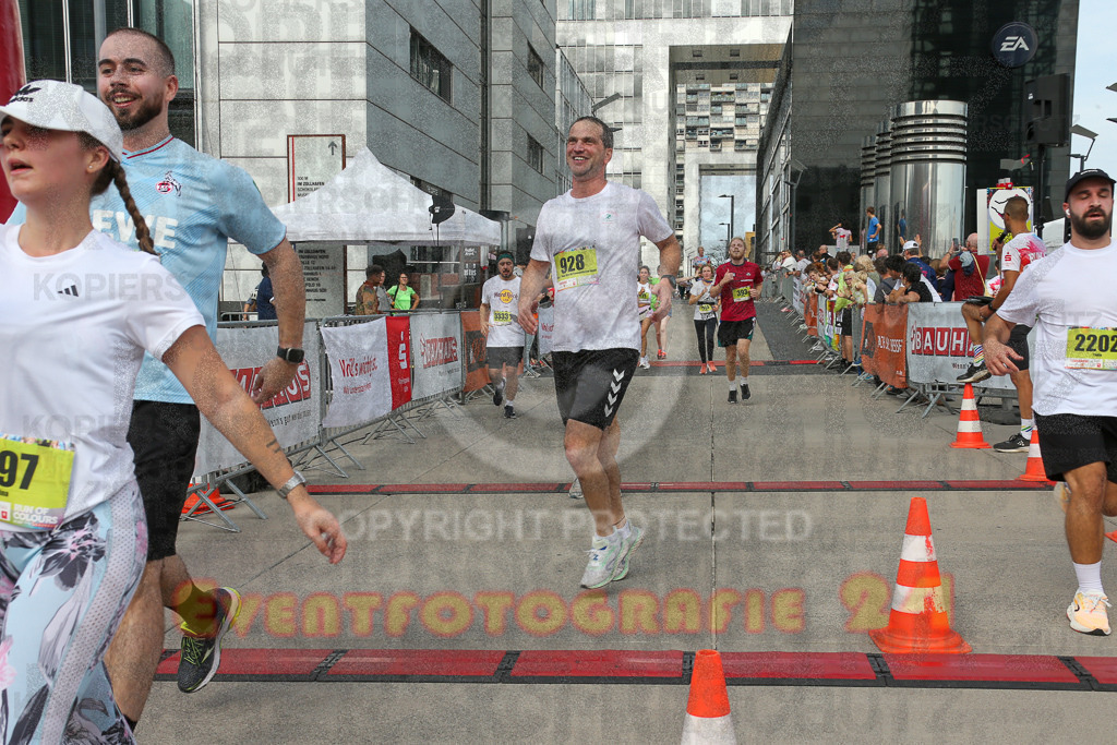 250920_1332_EX1_5329 | Sportfotografie im Rhein-Sieg Kreis, Köln, Bonn, NRW, Rheinland Pfalz, Hessen, etc. Unser Tätigkeitsfeld umfasst den Laufsport vom Volkslauf über den Marathon, Duathlon, Triathon bis zum Ultralauf wie Kölnpfad Ultra oder Schindertrail.