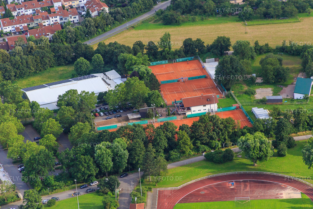 Luftbild: Tennisplätze und Tennishalle des Tennisclub Schriesheim e.V. in Schriesheim im Bundesland Baden-Württemberg in Deutschland. Foto: IMG_090753.jpg vom 04.07.2016 durch Werner Riehm/FLY-FOTO.deWWW.TC-SCHRIESHEIM.DE