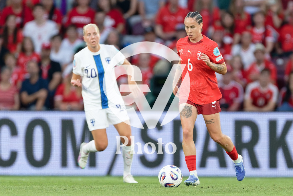 Finland v Switzerland: UEFA Women's EURO 2025 Group A | GENEVA, SWITZERLAND - JULY 10: Geraldine Reuteler of Switzerland controls the ball  during the UEFA Women's EURO 2025 Group A match between Finland and Switzerland at Stade de Geneve on July 10, 2025 in Geneva, Switzerland. (Photo by Giuseppe Velletri/Sports Press Photo/Getty Images)