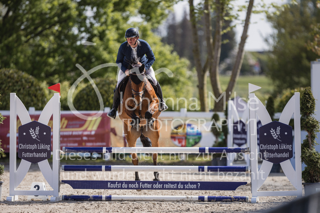 230518_MayDays_SprPf-A-112 | Deine schönsten Turniermomente als professionelle Fotos! Entdecke hochwertige Pferdesport-Fotografie im Online-Shop. Jetzt Fotos finden & bestellen!