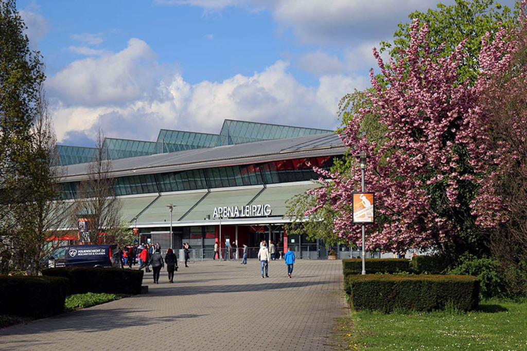 Foto: Leipzig - Arena Leipzig | Das Team hinter BILDLEXIKON LEIPZIG bündelt historische wie aktuelle Informationen über die Stadt Leipzig in Text und Bild auf einer Plattform und stellt diese der interessierten Öffentlichkeit zur Verfügung.